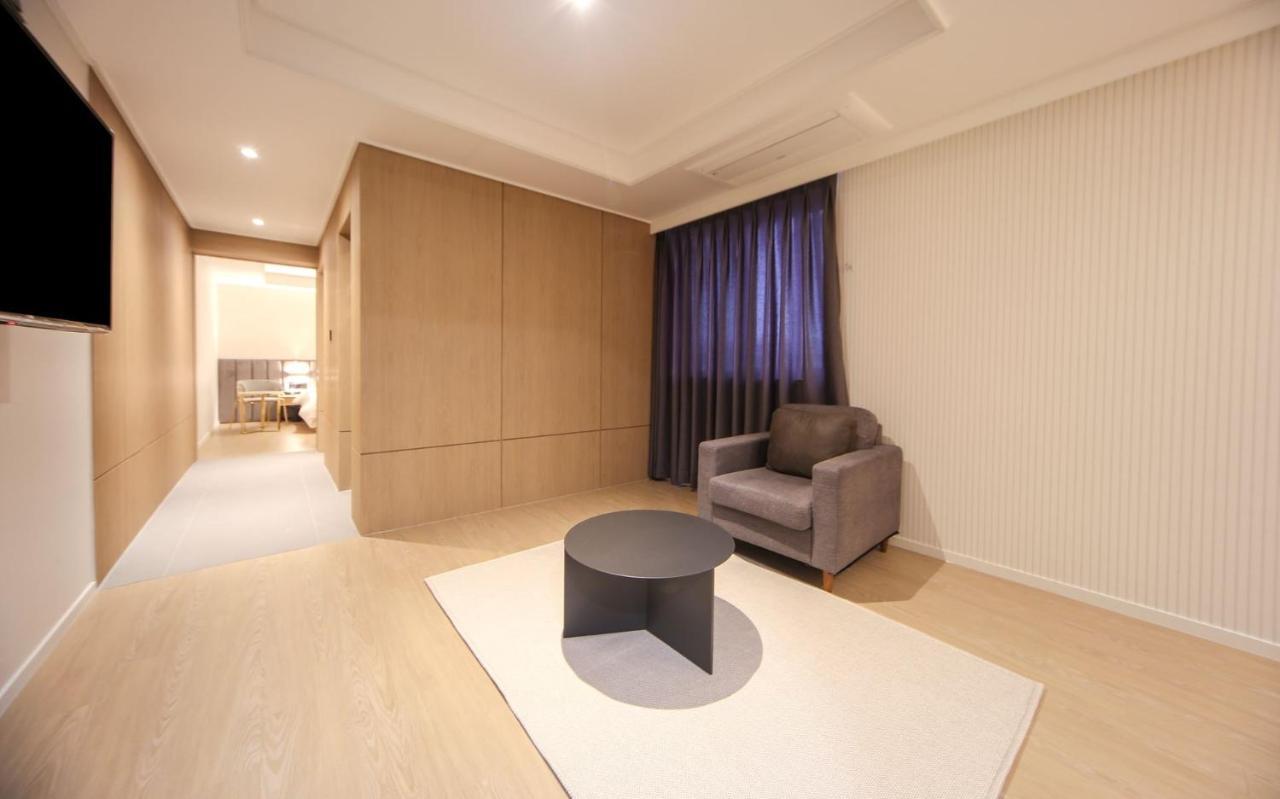 Hotel Lazy Heaven Changwon Esterno foto