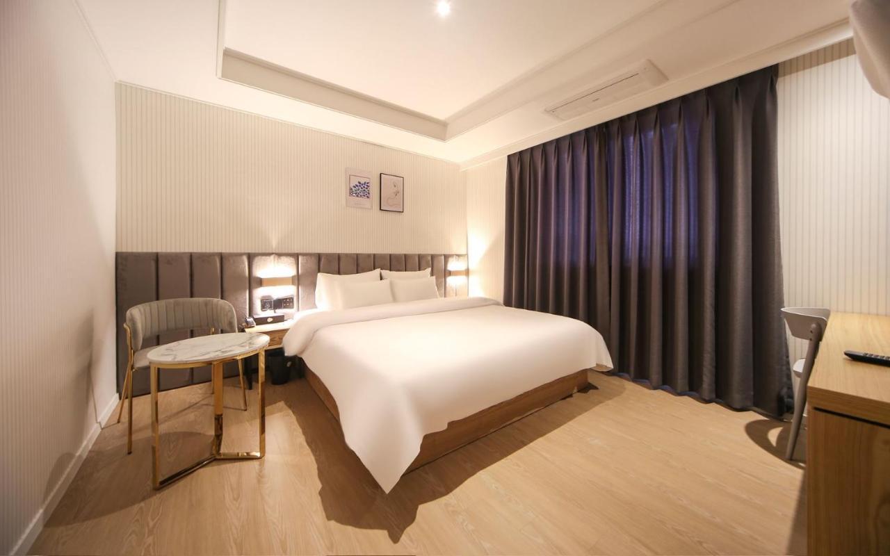 Hotel Lazy Heaven Changwon Esterno foto